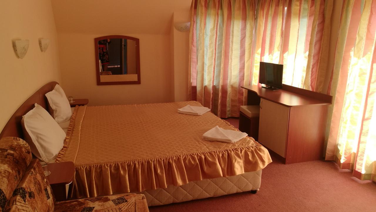 Family Hotel Mimosa ツァレヴォ エクステリア 写真